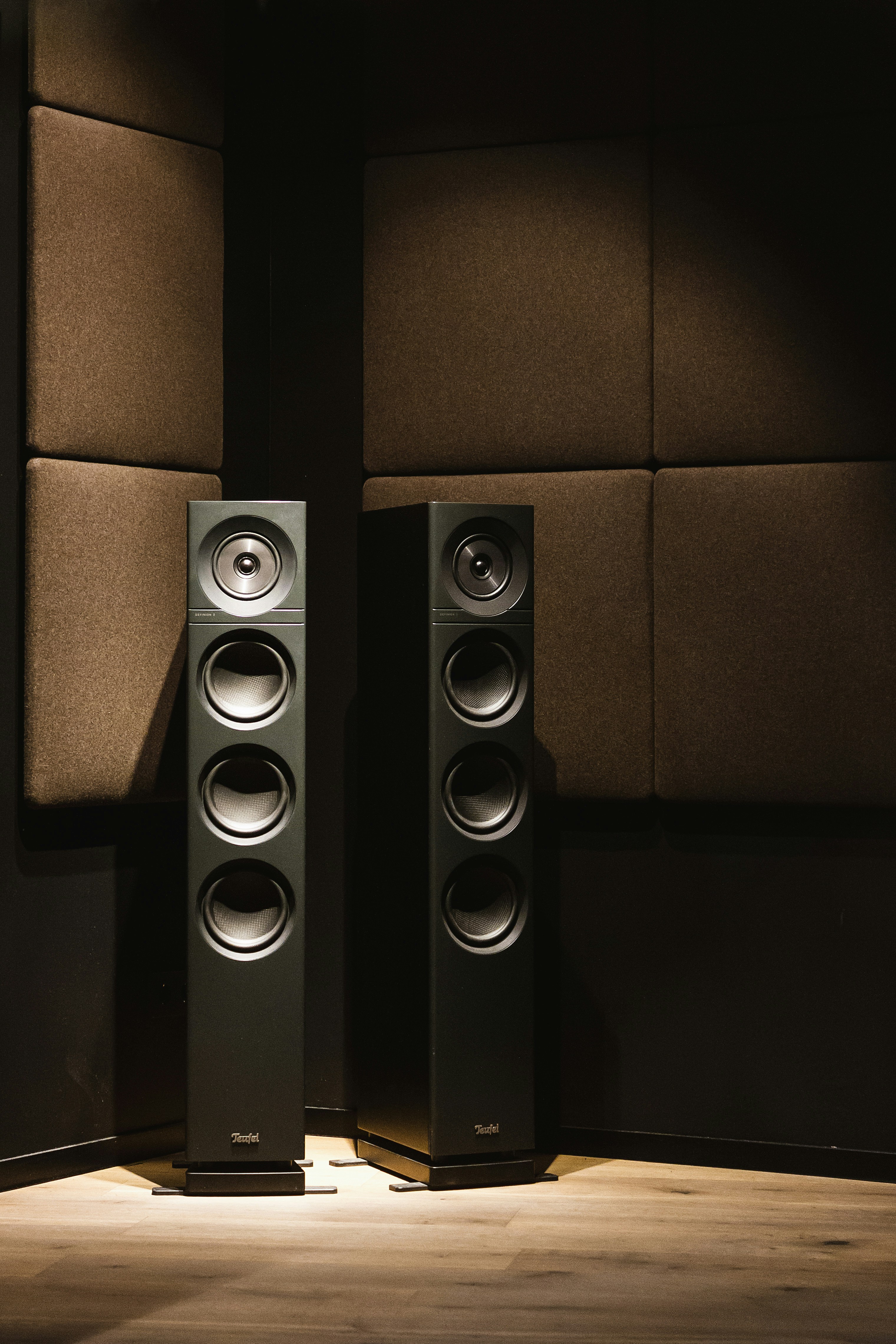 Parlantes de un sistema de sonido ambiental